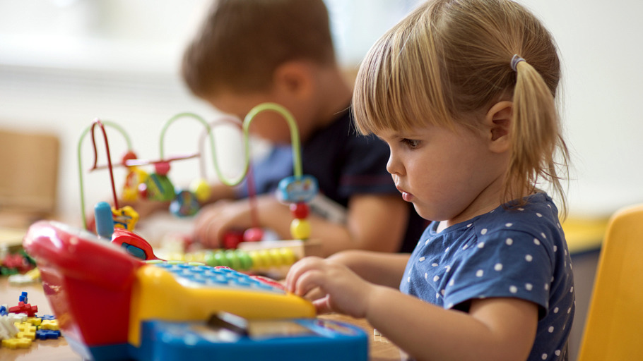 Enfant en train de jouer