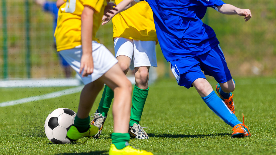 Jeunes joueurs de football