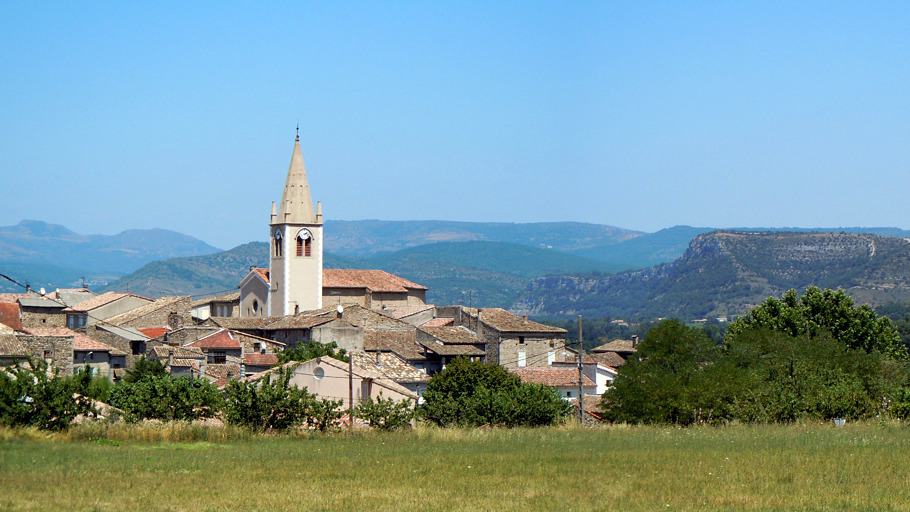 Vue sur le village de Saint-Sernin