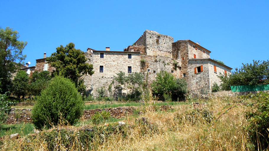 Vue sur le village de Vinezac